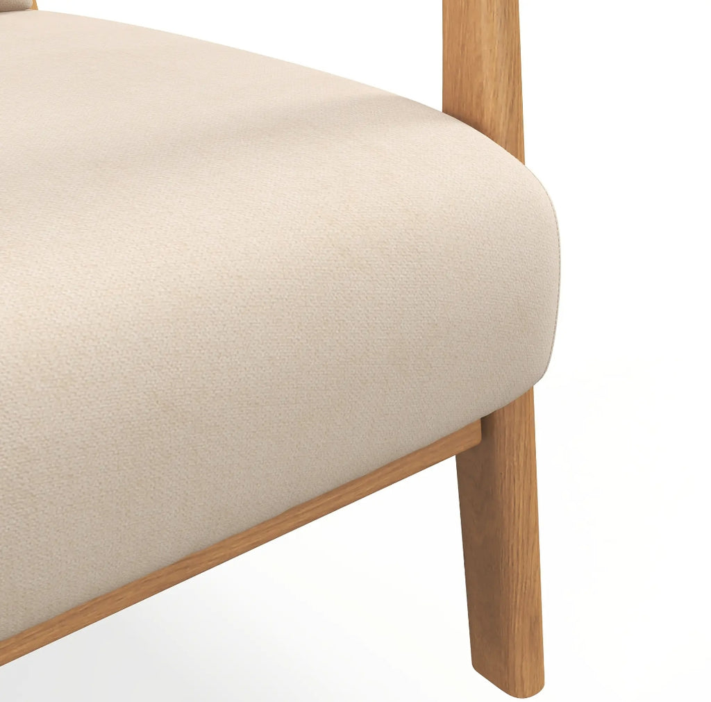 Butaca Nórdica Beige de Terciopelo y Madera | MooM Decó