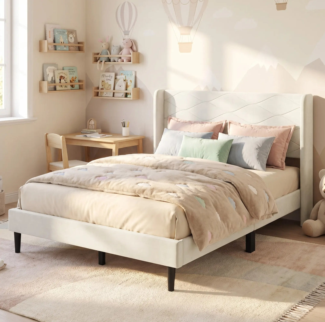 Cama Tapizada Beige 140x200 con Cabecero de Alas | MooM Decó